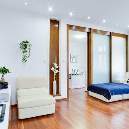 Royal Apartment Near River - Nek4Th Прага Екстериор снимка