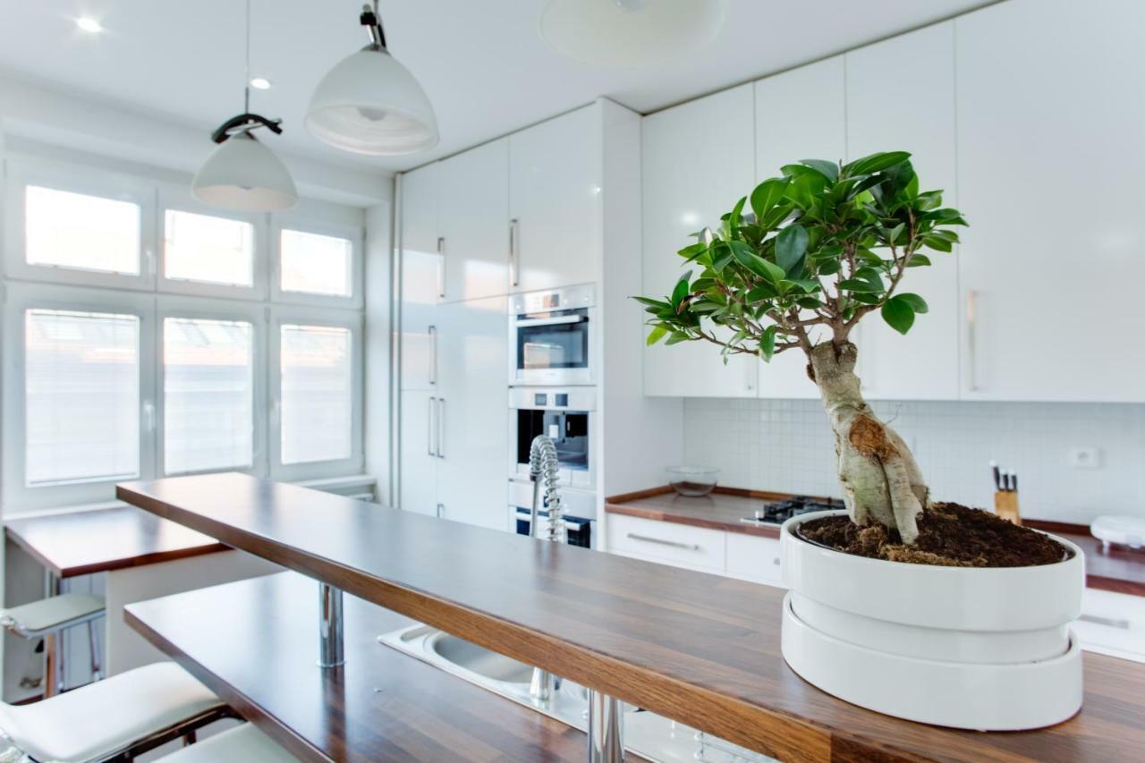 Royal Apartment Near River - Nek4Th Прага Екстериор снимка
